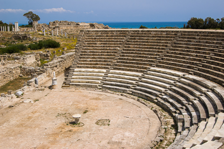 Die Ruinenlandschaft von Salamis: Im einst 17 000 Besucher fassenden Theater