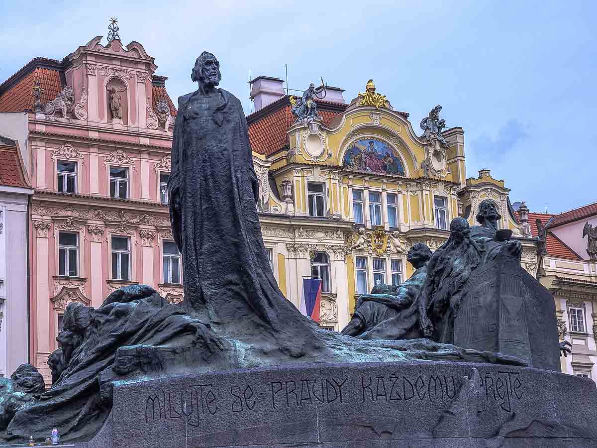 Prag Husdenkmal