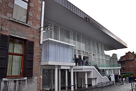 Belgien - Mons - Das neue Kunstmuseum in der Altstadt wird einer der Schauplätze im Kulturhauptstadtjahr sein