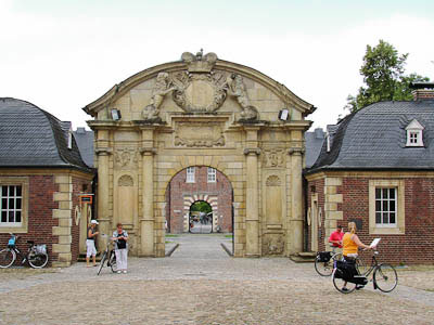 Münsterland: Museal genutzt werden die Torhäuser des Schlosses Ahaus