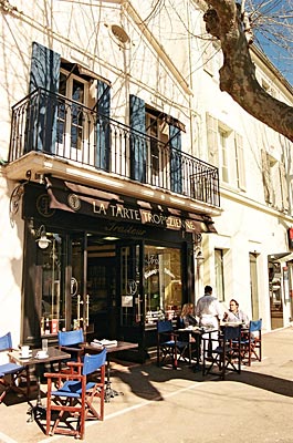 Frankreich - Cote d'Azur - Noch findet man hier einen freien Platz: Traditionscafé in Saint-Tropez
