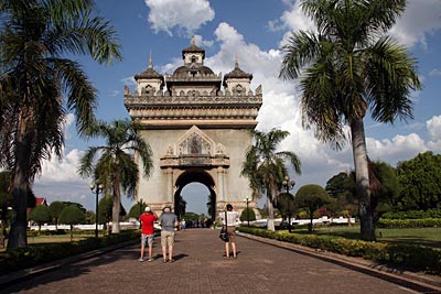 Laos - Der Arc de Triomphe in Vientiane