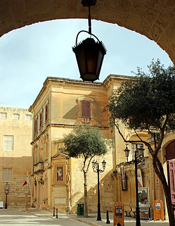 Malta - Mdina - perfekt restaurierte Fassaden und kleine Paläste