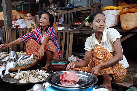 Myanmar - Das Lächeln steckt an - Markt in Yangon