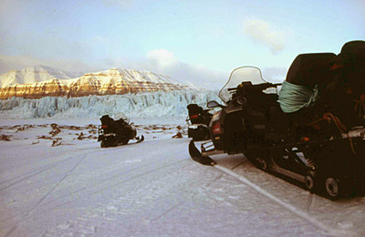 Norwegen Spitzbergen Motorschlitten