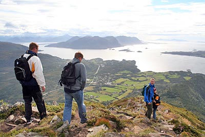 Norwegen - Bergwanderung mit Ausblick auf den Fjord