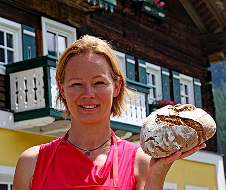 Österreich - Altenmarkt-Zauchensee - Brot- und Bauernkrapfenbacken mit Katharina Schmidt