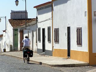 Portugal Alentejo gelbes Haus