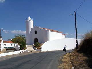 Portugal Alentejo weiße Kirche