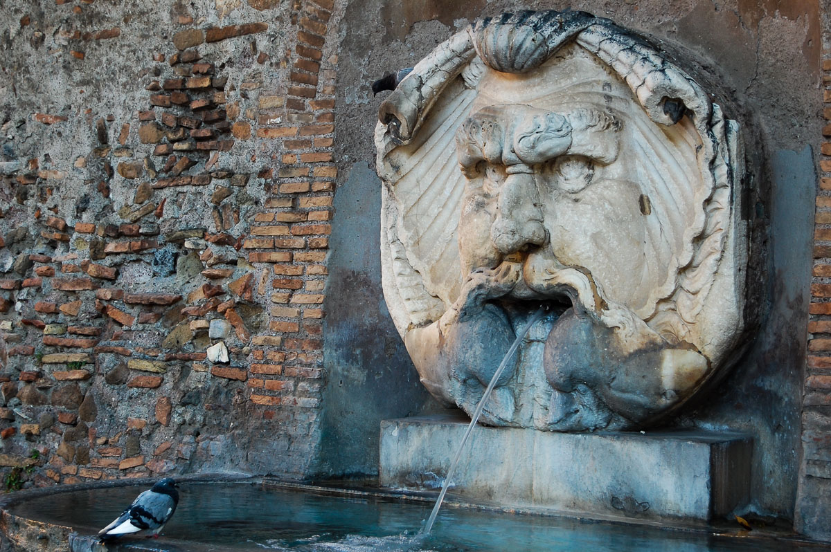 Rom: Brunnen vor der Santa Sabina