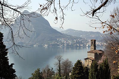 Schweiz - Tessin - Auffahrt ab Lugano auf den Monte Brè, Ausblicke auf den Lago di Lugano/Luganer See und den Monte S. Salvatore