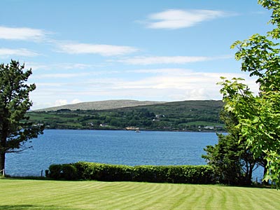 Irland - Blick von Blairscove House auf Dunmanus Bay