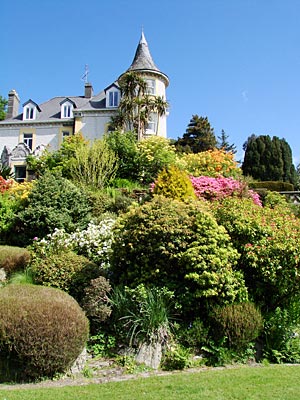 Irland - Blick auf den Steingarten unterhalb von Lisselan House