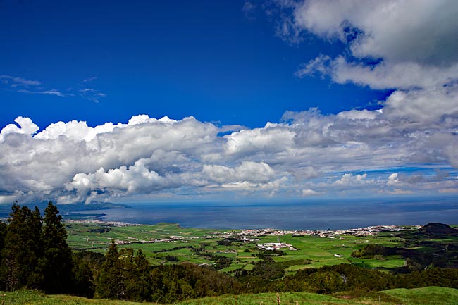 Azoren - Insel Sao Miguel - Ausblicke auf die Nordküste/Anstieg Richtung Lagoa do Fogo
