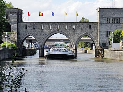 Belgien - Wallonien - Tournai - Lochbrücke