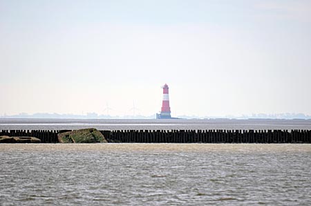 Leuchturm Arngast – das berühmteste Baudenkmal von Wilhelmshaven steht mitten im Jadebusen, wo die Jade in die Nordsee fließt