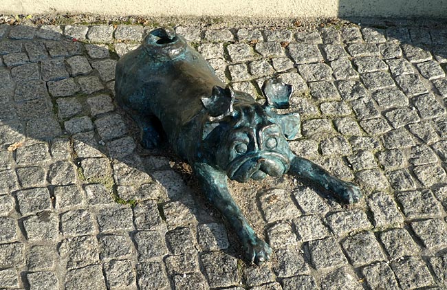 Brandenburg- Waldmops in Bronze