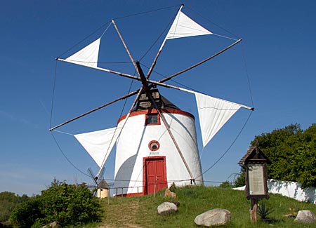 Internationales Wind- und Wassermühlenmuseum Gifhorn - Windmühle Anabela aus Portugal