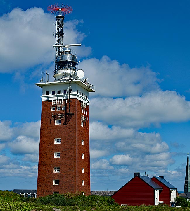 Helgoland - der ehemalige Flakturm dient heute als Leuchtturm