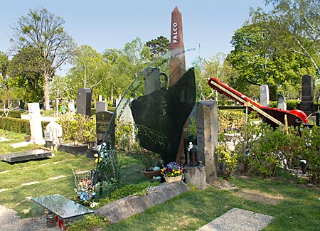 Zentralfriedhof Wien - Ehrengrab des Sängers Falco