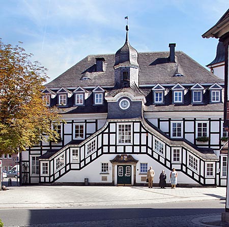 Rietberg - Rathaus (6) mit seiner imposanten doppelläufigen Freitreppe