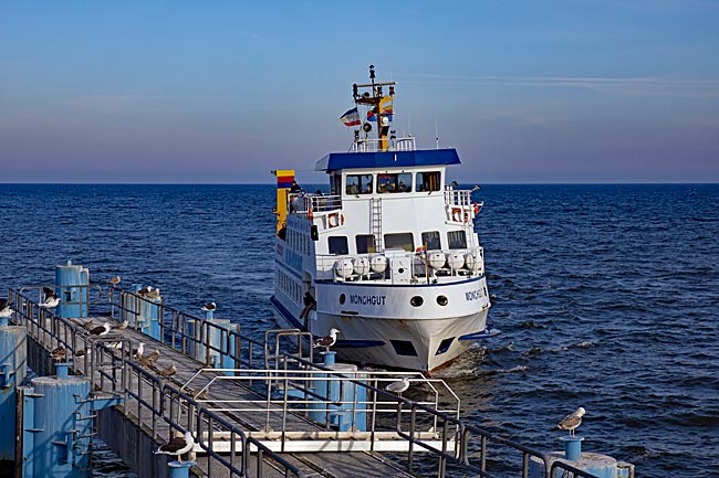 Rügen - Fährschiff Bäderlinie