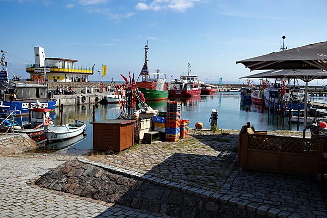 Sassnitz auf Rügen - Blick in den Stadthafen