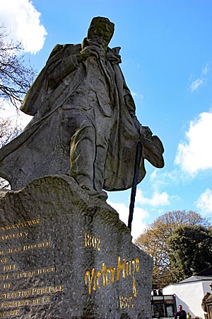 Großbritannien - Guernsey - Denkmal Victor Hugo