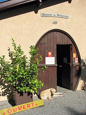 Südfrankreich - Eingang zu Weingut Guilhemas