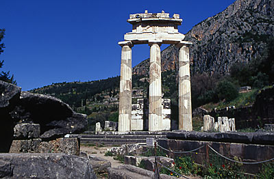 Griechenland Delphi Drei Säulen der Tholos