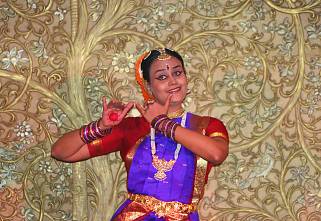 Indien Bangalore blaue Tänzerin