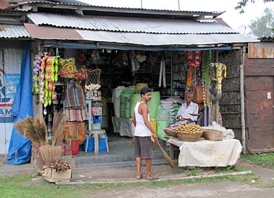 Indien - Geschäft in Tezpur