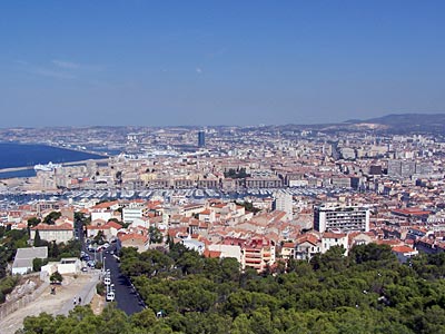 Mittelmeerkreuzfahrt - Blick von oben auf Marseille