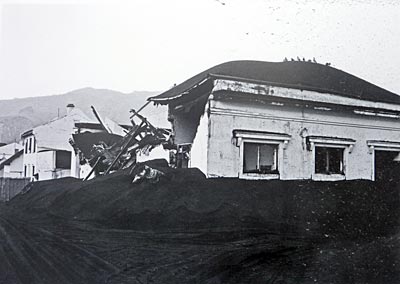 Westmännerinseln - Häuser nach dem Vulkanausbruch