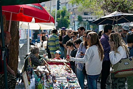 Israel - Künstlermarkt auf der Nahalat Binyamin in tel Aviv, Foto: Robert B. Fishman, ecomedia