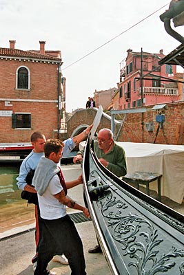 Italien - Venedig - Gondelreparatur