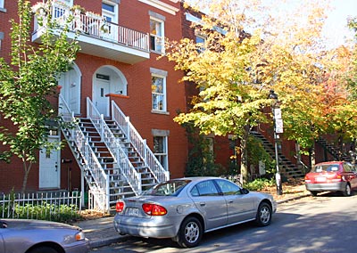 Kanada - Montreal - Wohnhaus mit Außentreppe