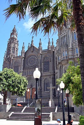 Kanarische Inseln - Gran Canaria - Die Iglesia de San Juan Bautista in Arucas ist Johannes dem Täufer gewidmet