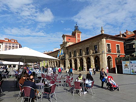 Mit seinen Arkadengängen und großen Plätzen besitzt Avilés eine der schönsten Altstädte in Nordspanien