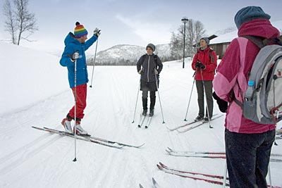 Norwegen - Skilehrer Tobias Strømsøe gibt Anweisungen