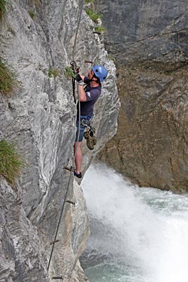 Osttirol - Klettersteig für Profis und solche, die es werden wollen, Wanderweg für alle: Galitzenklamm mit Wasserschaulehrpfad