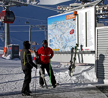 Österreich - Stubaital in Tirol - Wintersportler