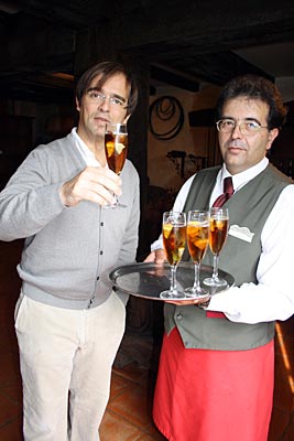 Madeira - Pedro Costa, Manager der Quinta do Furão (links) und Ricardo Abreu laden zur Madeira-Weinprobe
