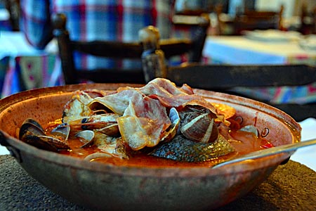 Portugal - Cataplana mit Caldeirada do Peixe (Fischeintopf) im Restaurant „Celeste“ in Nazaré