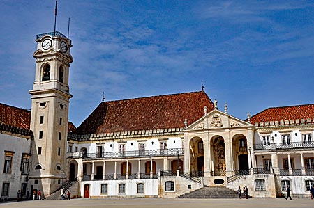 Biblioteca Joanina, die barocke Bibliothek der Universität, finanziert aus dem Gold aus Brasilien, Coimbra, Portugal