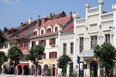 Rumänien - Sibiu - Häuserzeile in der Altstadt