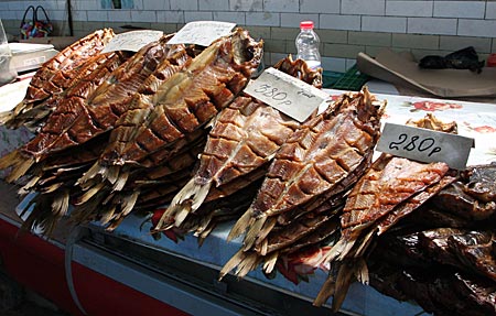 Russland - Wolgakreuzfahrt - Auf dem Astrachaner Fischmarkt