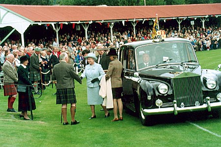 Schottland - Highland Games - Eintreffen der Queen