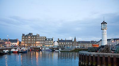 Schottland - Orkney Inseln - Hafen von Kirkwall: Blick auf das Hotel Kirkwall