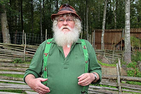 Schweden mit WOhnmobil - Kennt die Brunftschreie der Elche ganz genau: Elchpark-Inhaber Kenneth Idensjö